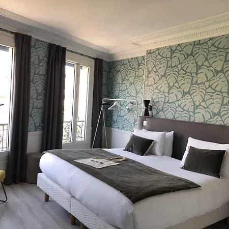 Prony Monceau Hotel