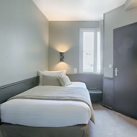 Prony Monceau Hotel