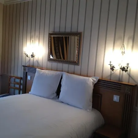 Hotel Prony Monceau Parigi