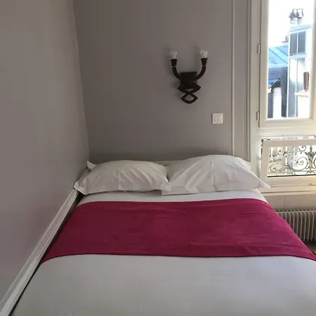 Prony Monceau Hotel