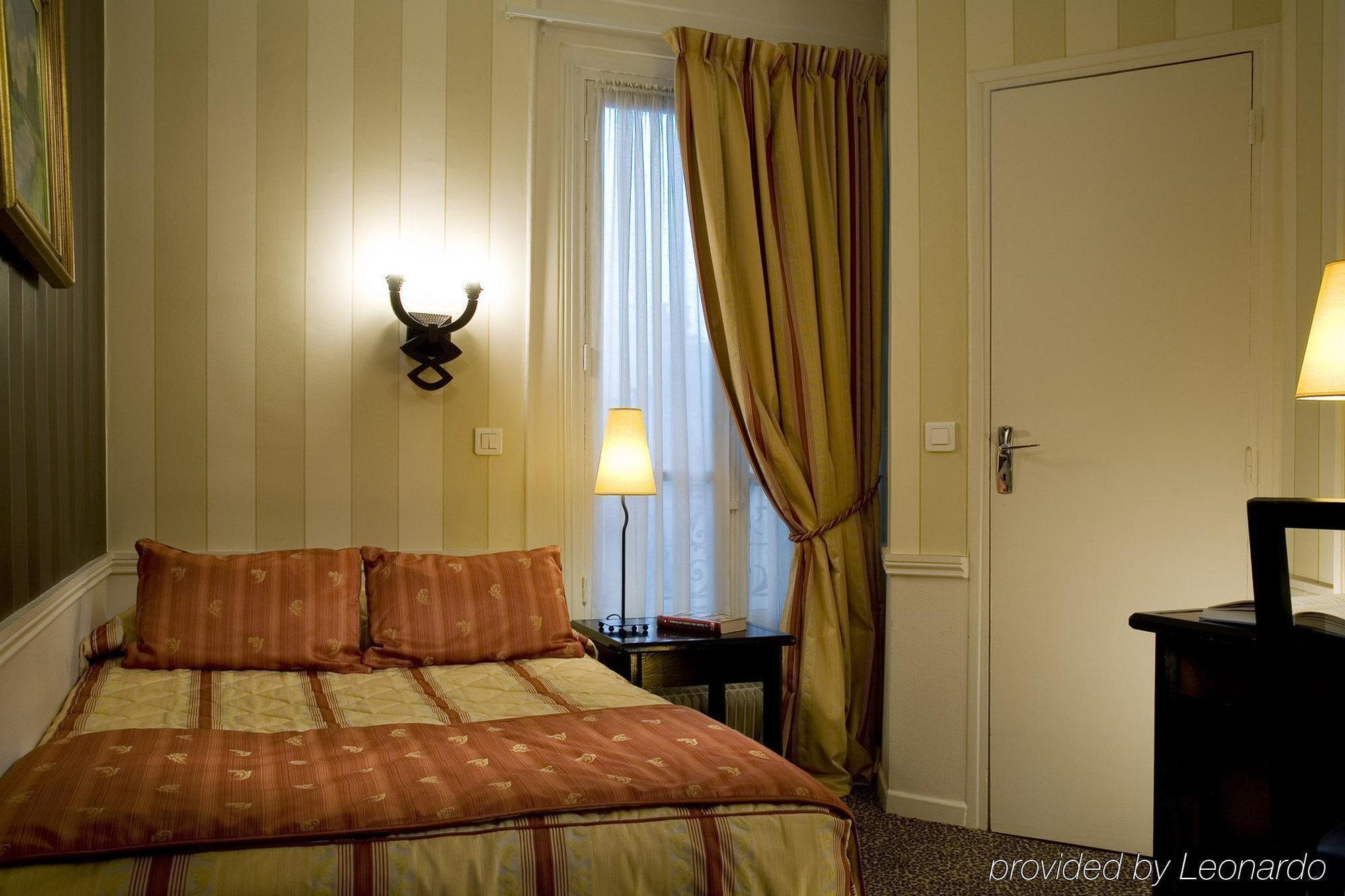 Hotel Prony Monceau 3*
