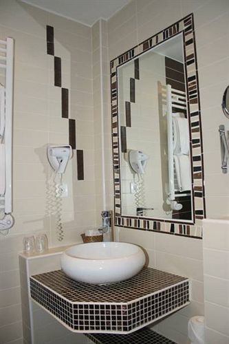 Hotel Avama Prony 3*